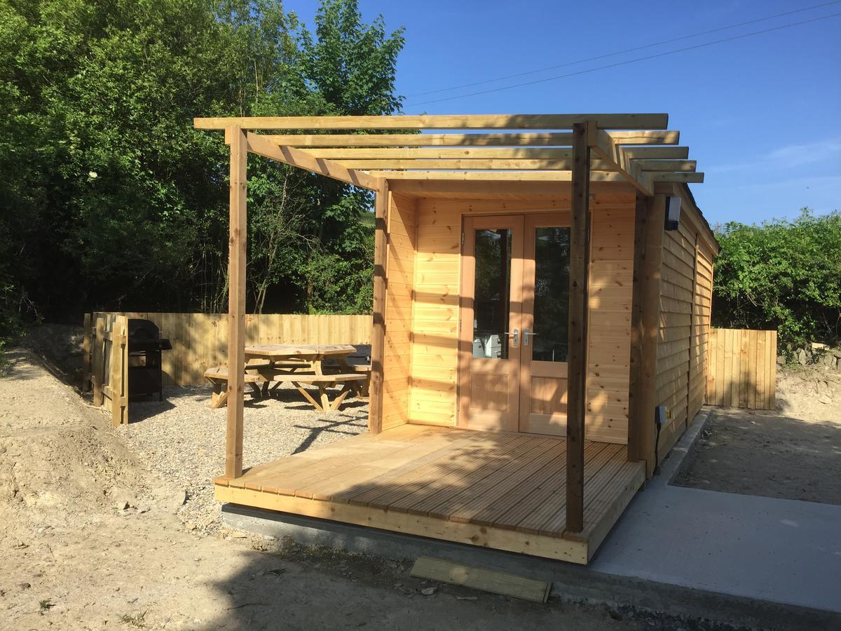 Romantic Getaway Luxury Wooden Cabin With Private Hot Tub And Bbq Αμπερίστγουιθ Εξωτερικό φωτογραφία